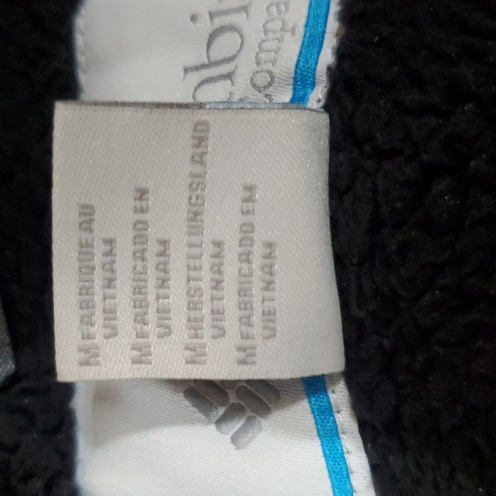COLUMBIA  SPORTSWEAR COMPANY - Picture 9 of 16